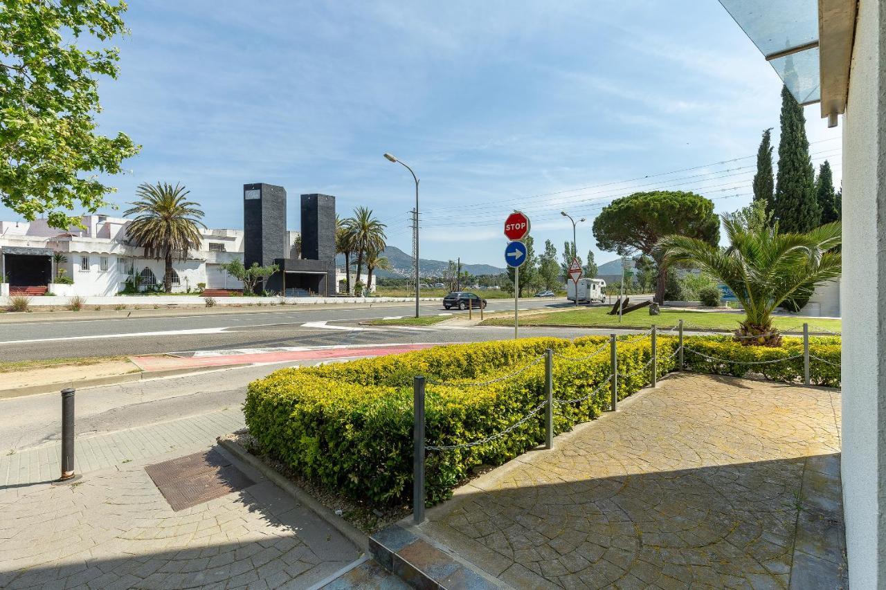 V017 - Porto Marina Apartment Roses Luaran gambar